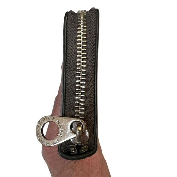 Marc By Marc Jacobs Pewter Continental Classic Q Zip Around Leather Wallet - Picture 6 of 13